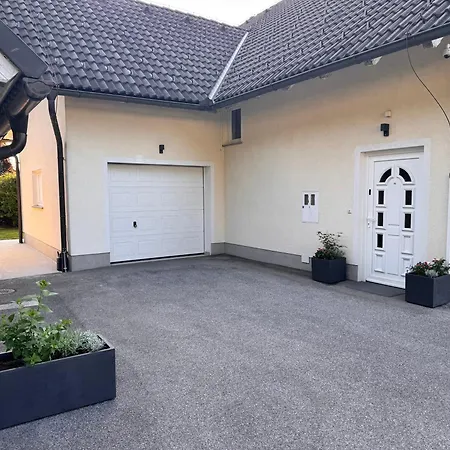 Center Apartman *
