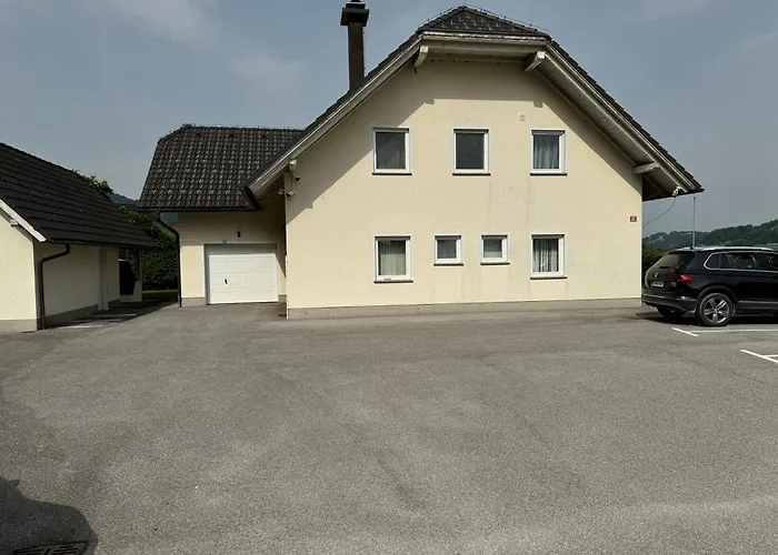 Center アパート *