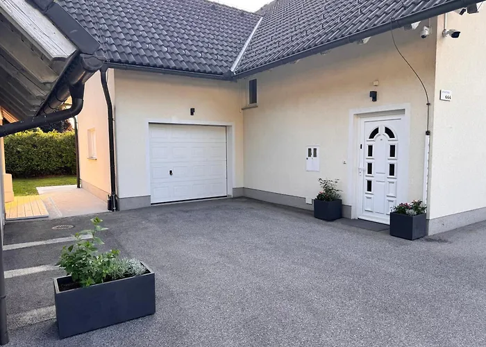 Center アパート *